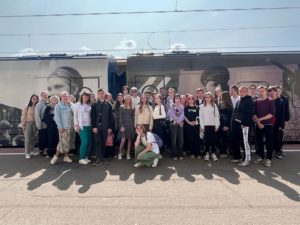 Обучающиеся Университетского колледжа посетили передвижную выставку-музей» Поезд Победы «.